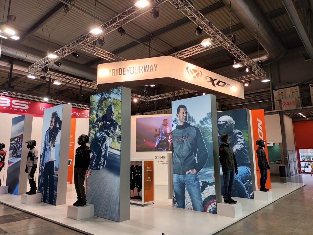 Projet de stand sur mesure accompagné par ID360, du design à la fabrication, pour un stand de salon ou un stand itinérant